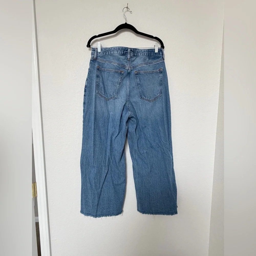 Abercrombie & Fitch Curve Love High Rise Crop Wide Leg Jeans | Size 10 - Picture 6 of 7